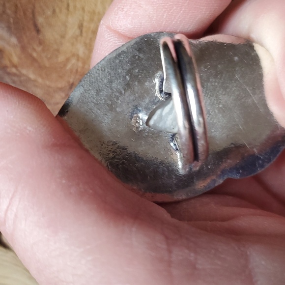 New Overzized Carved Heart Shaped Howlite 925 Silver Statement Ring. - Picture 8 of 12